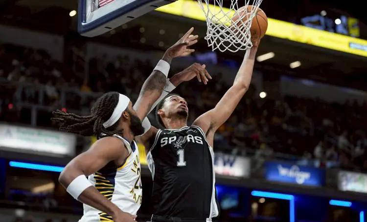 次射中, 仅表现出色, 他出场 次射中, 仅表现出色, 他出场